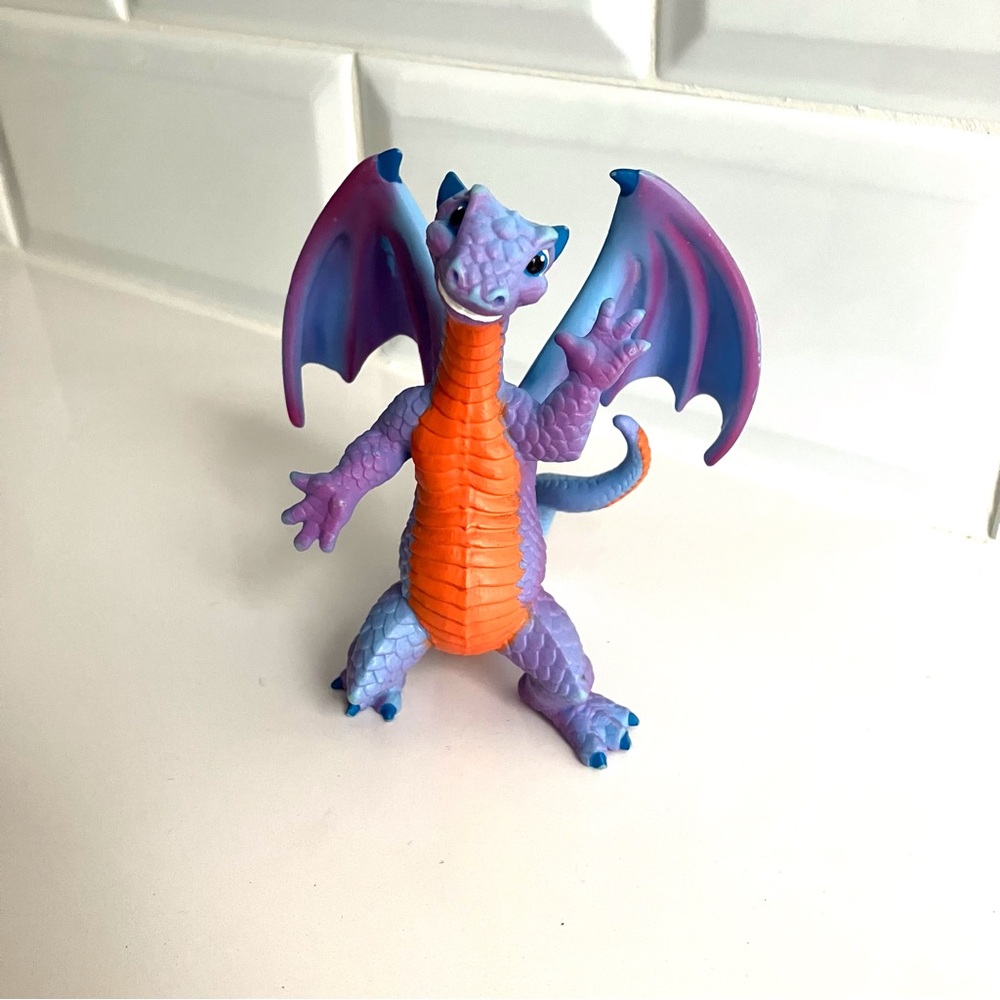 3/10$ - Happy Dragon Fantasy Figure Safari Ltd Toy Educational collectable